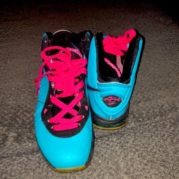 Lebron 8 heat mids‼️💯 - Picture 4 of 4